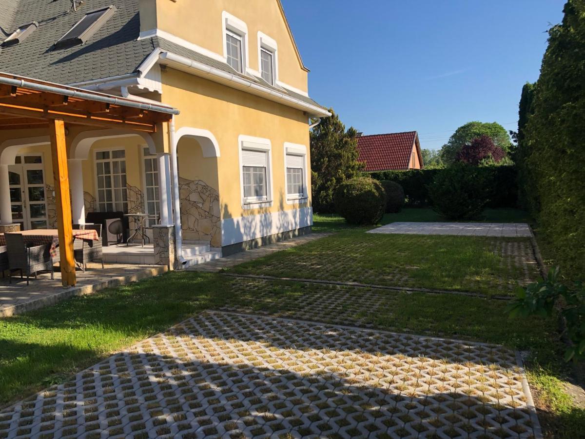 Pacsirta Apartman Lenti Exterior photo